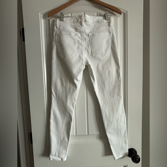 Gap Midrise True Skinny Ankle Jeans. White. Size 27. - Picture 6 of 9